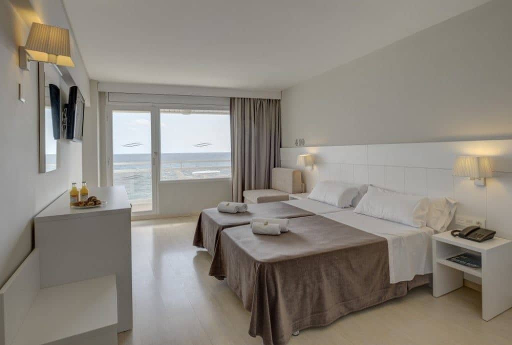 rooms-sea-view-room-balcony-or-terrace