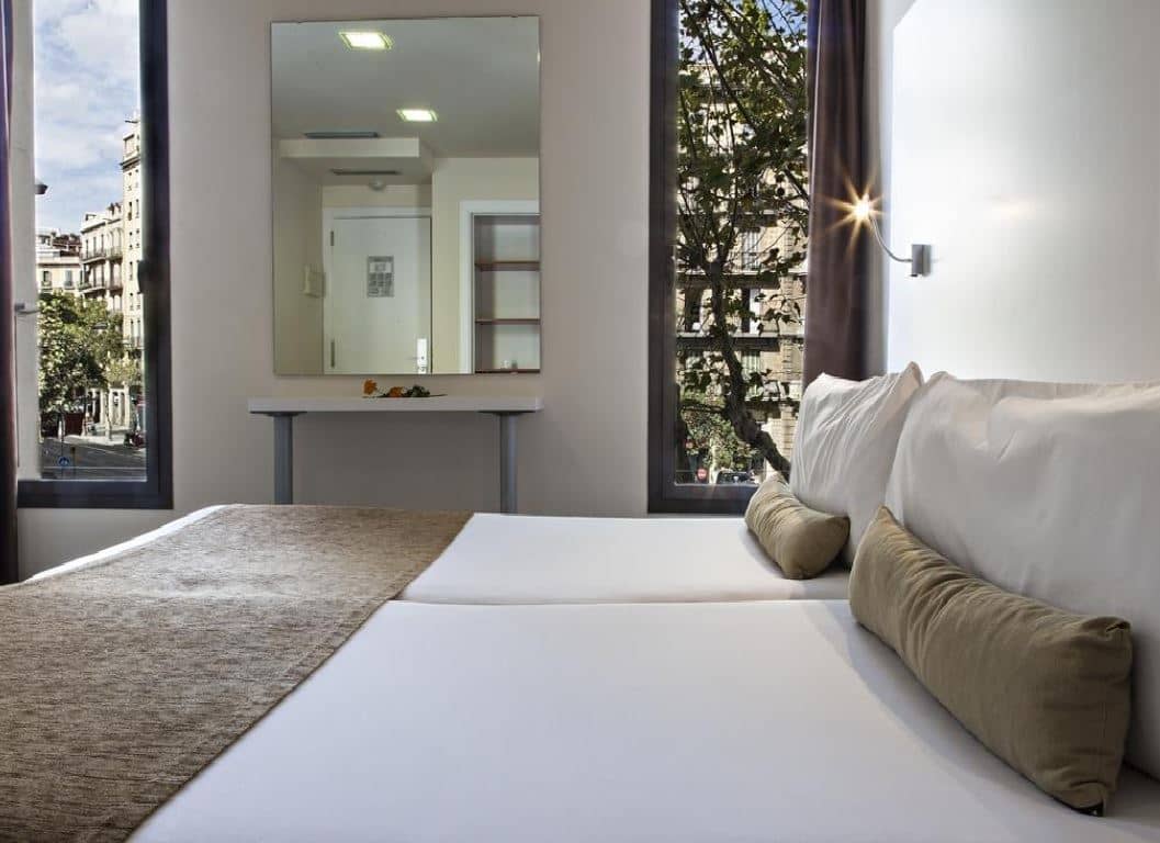 rooms-twin-room
