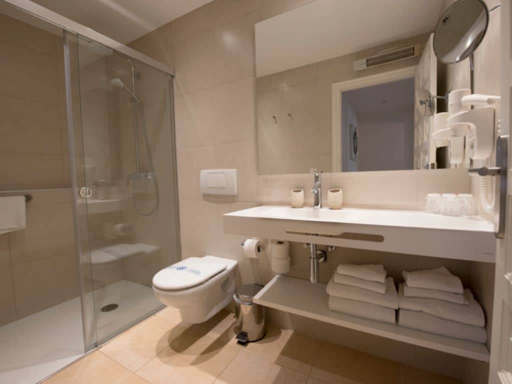 rooms-double-standard-room-balcony-or-terrace