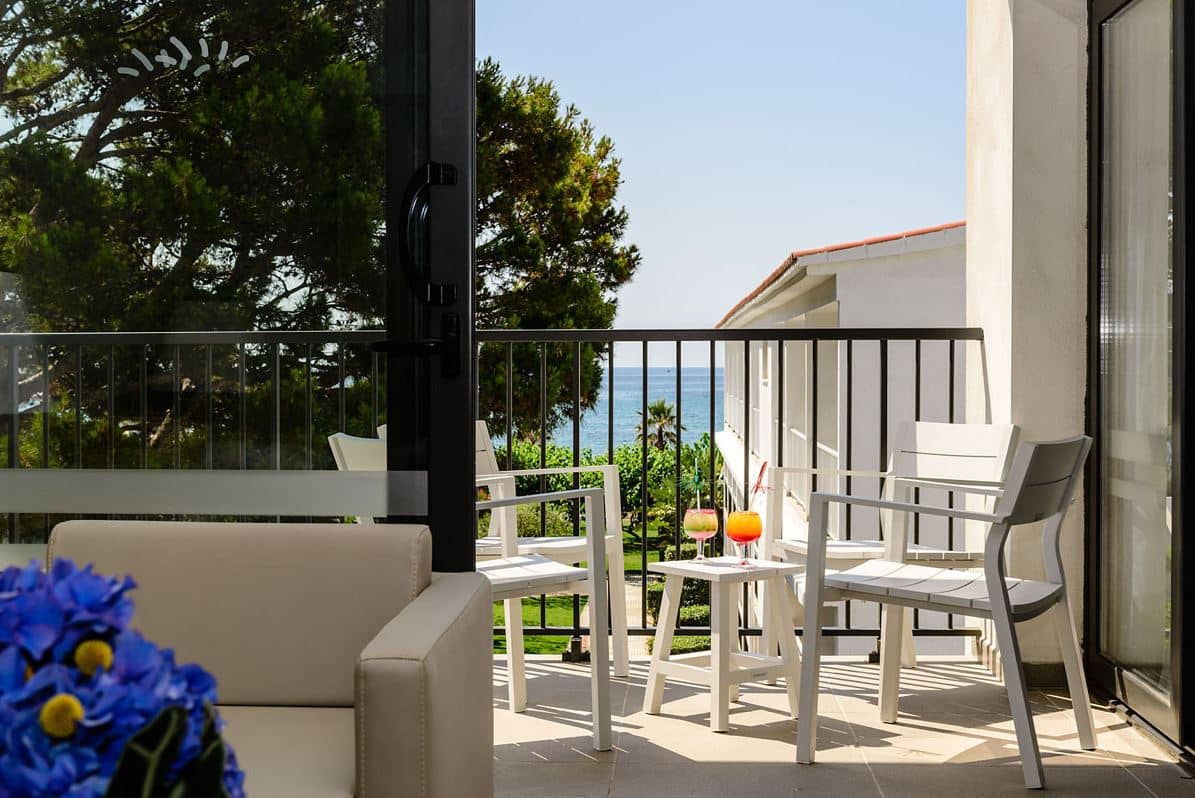 rooms-suite-sea-view-balcony-or-terace