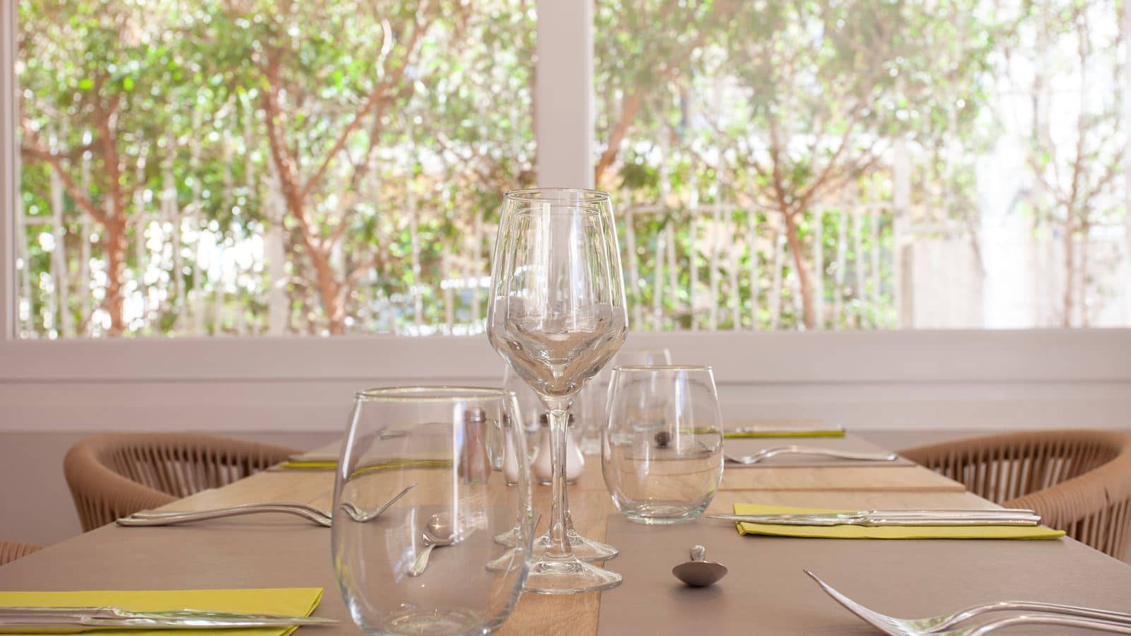 restaurants-tora-hotel-restaurant