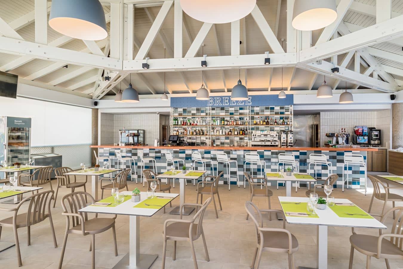 bars-pool-snack-bar-breeze