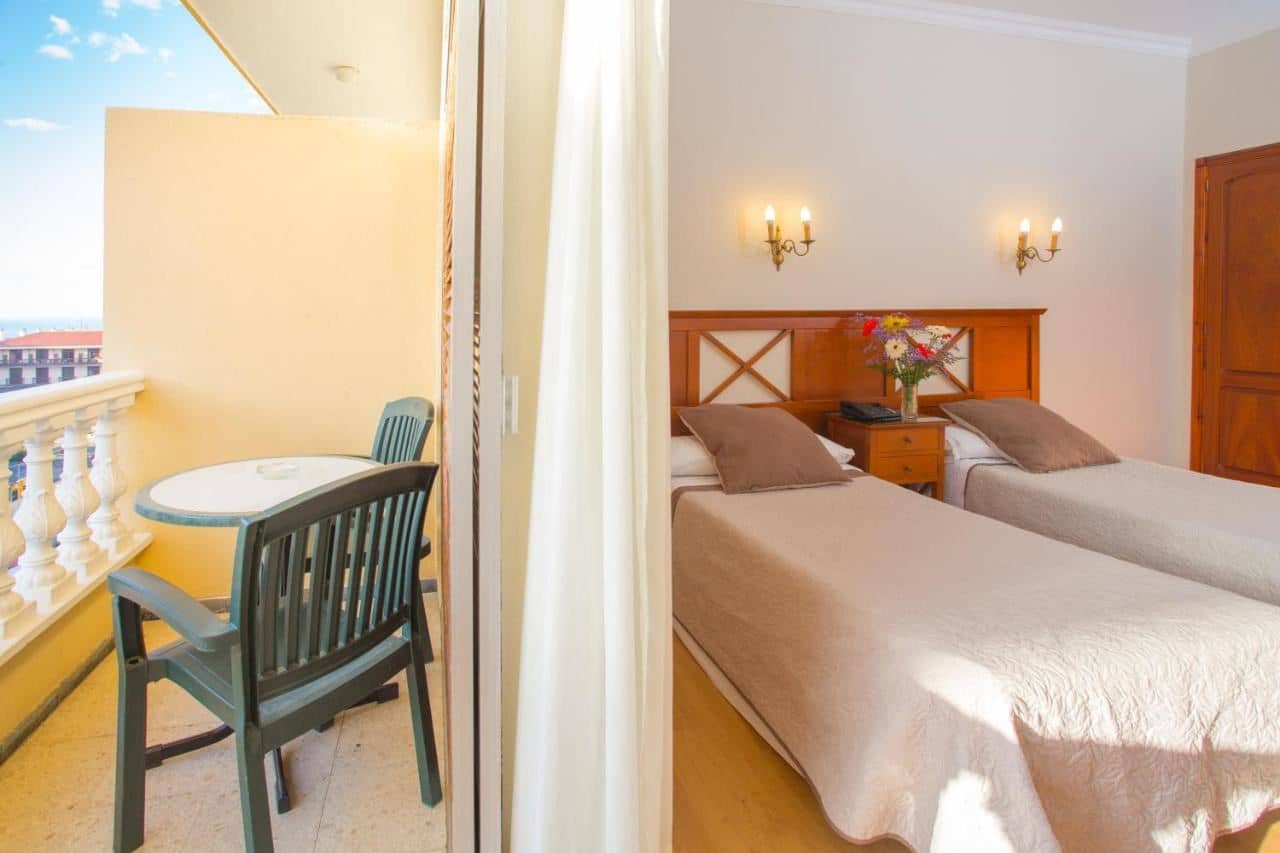 rooms-superior-room-with-balcony