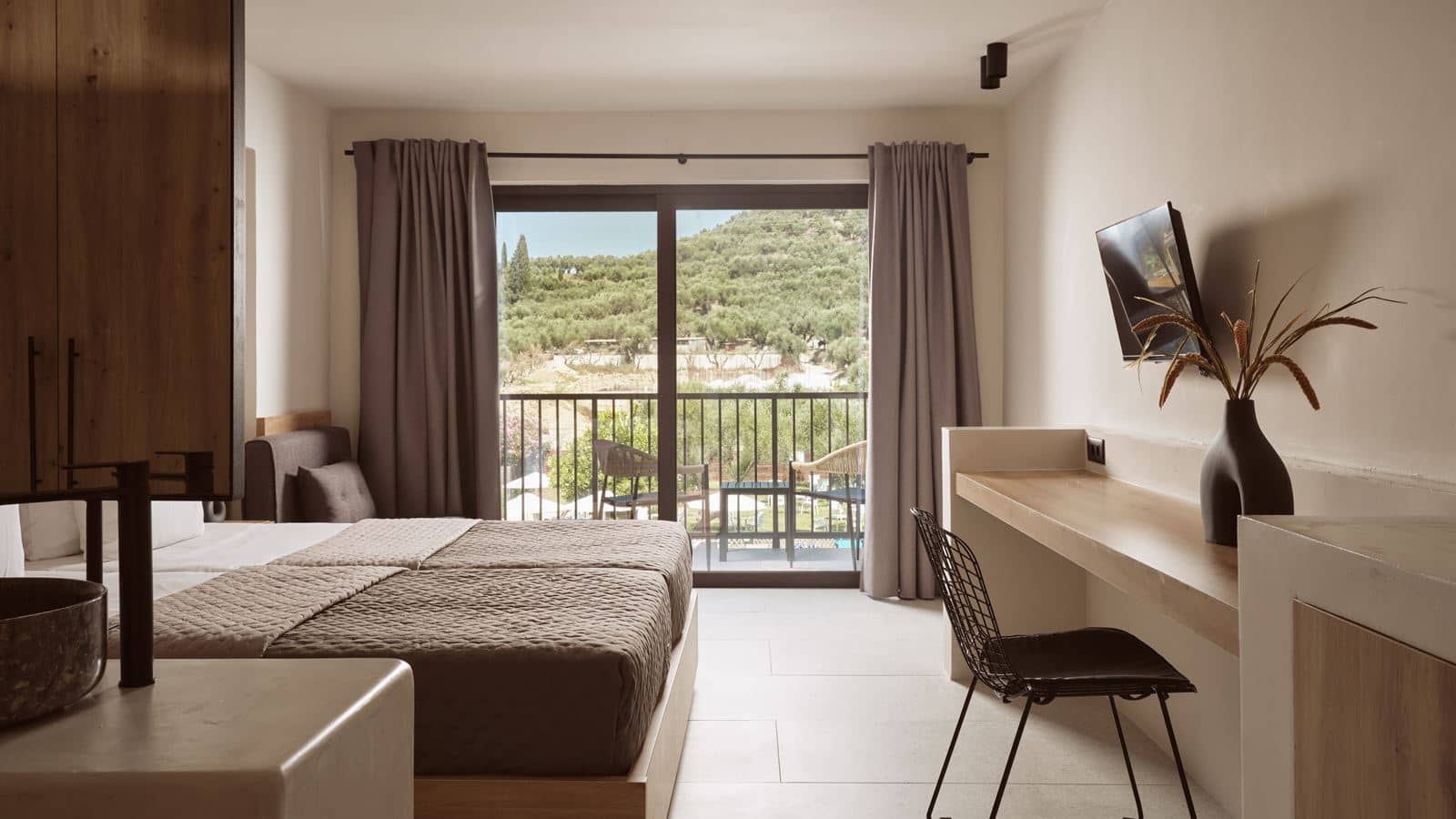 rooms-deluxe-room