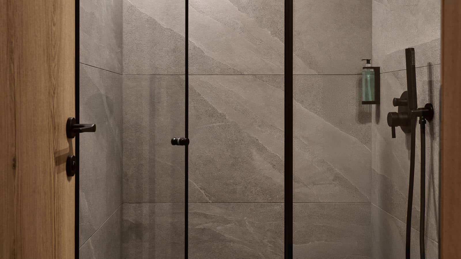 rooms-deluxe-room