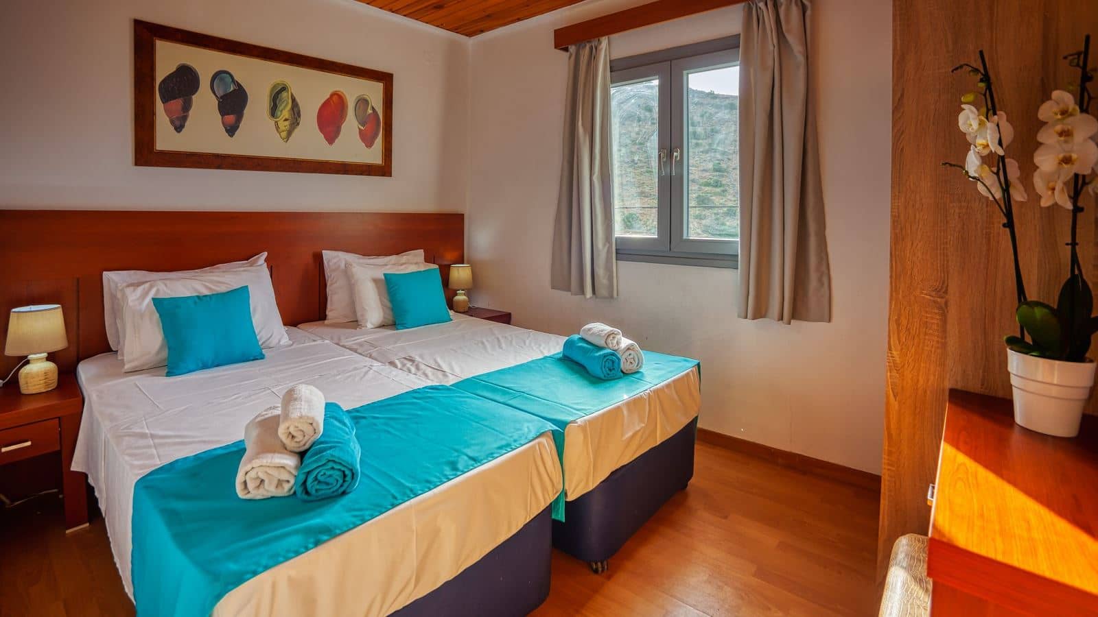 rooms-two-bedroom-family-apartment