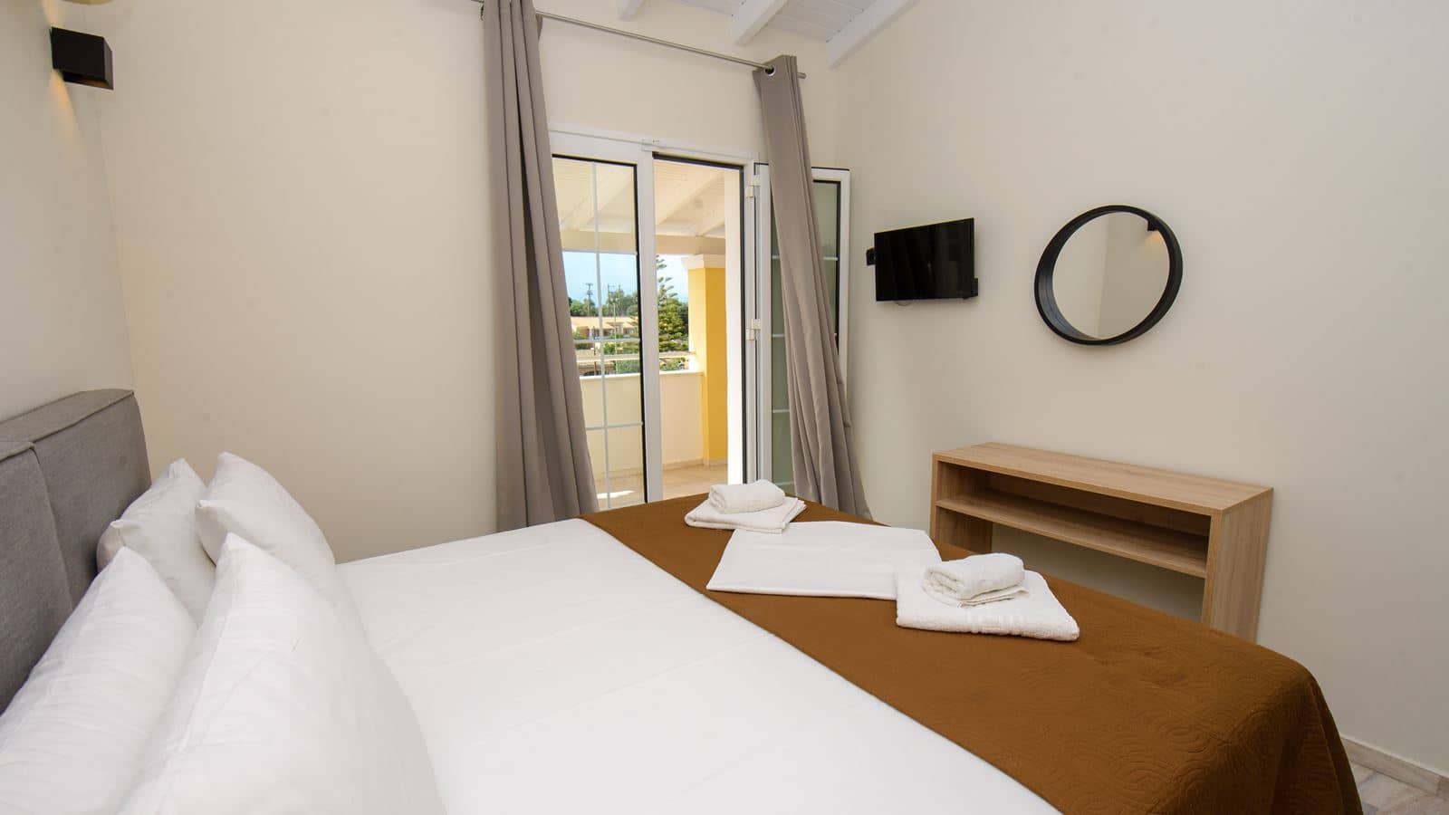 rooms-two-bedroom-apartment-5-pax