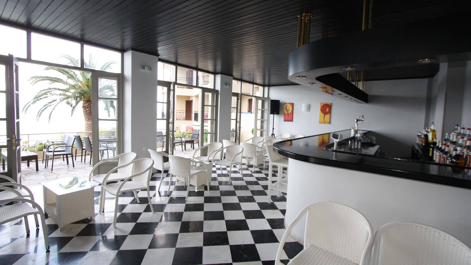 bars-main-bar