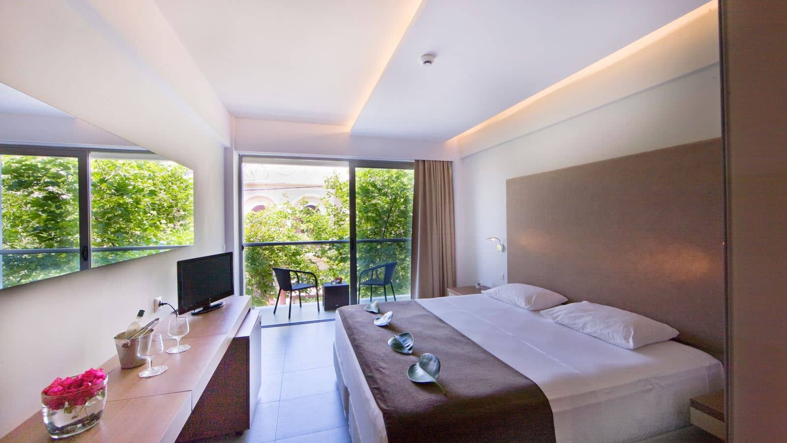 rooms-room-superior-city-view
