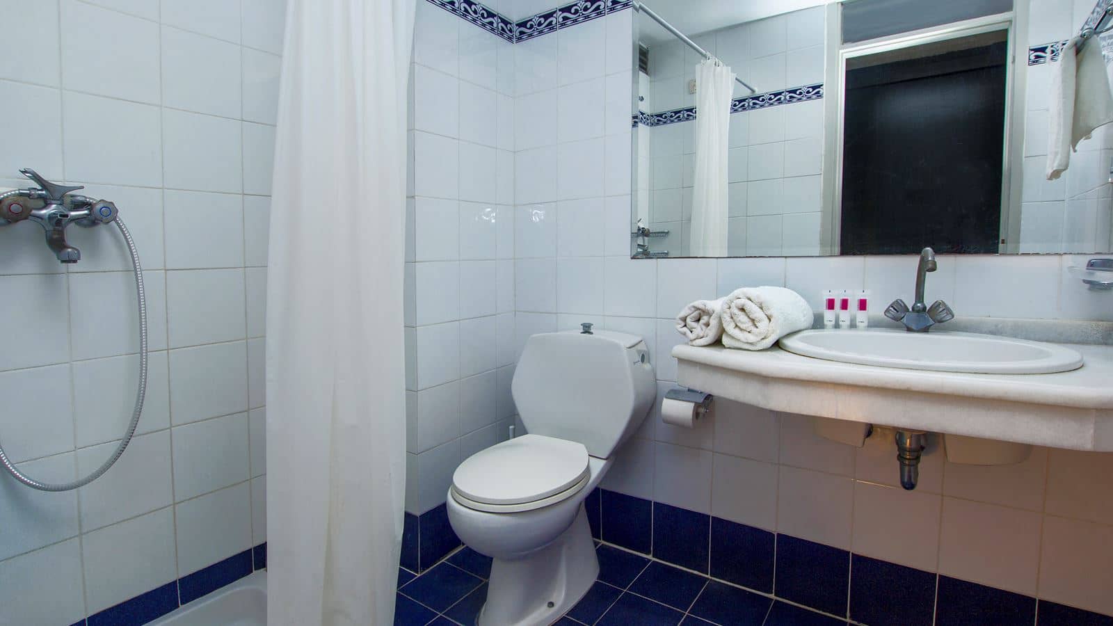 rooms-room-standard-double-sea-view-balcony