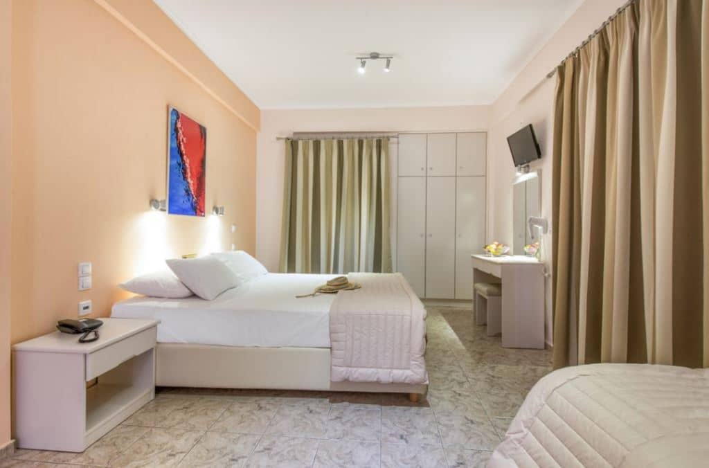 rooms-twin-room