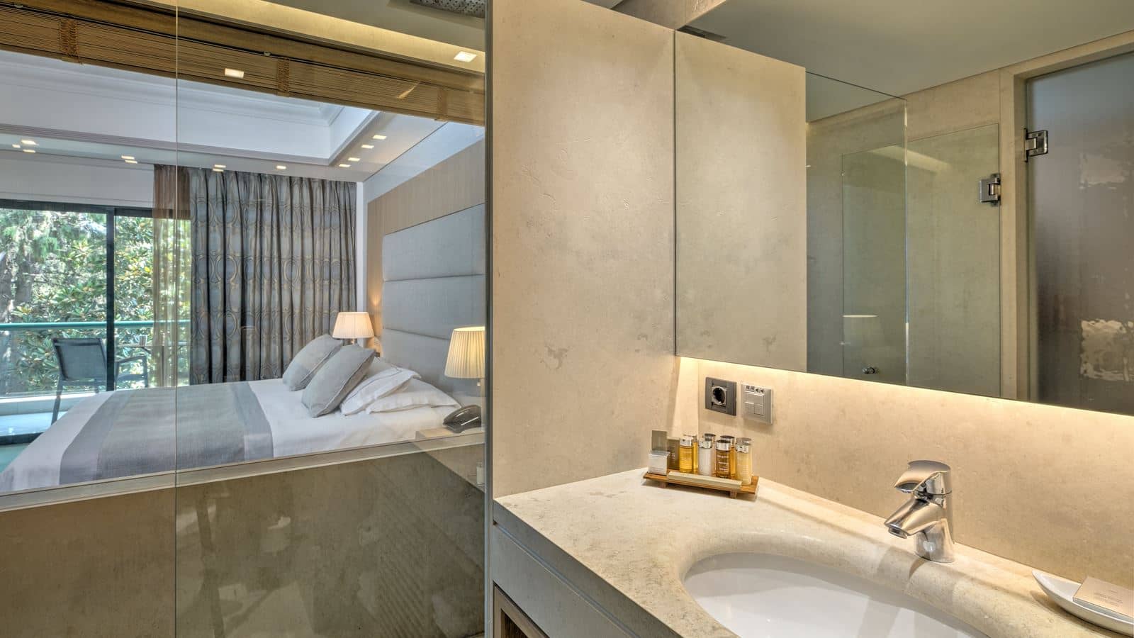 rooms-deluxe-double-room