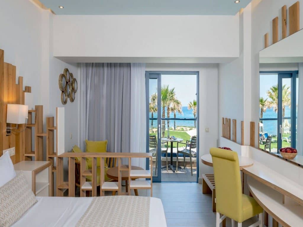 rooms-junior-suite-sea-front-first-floor