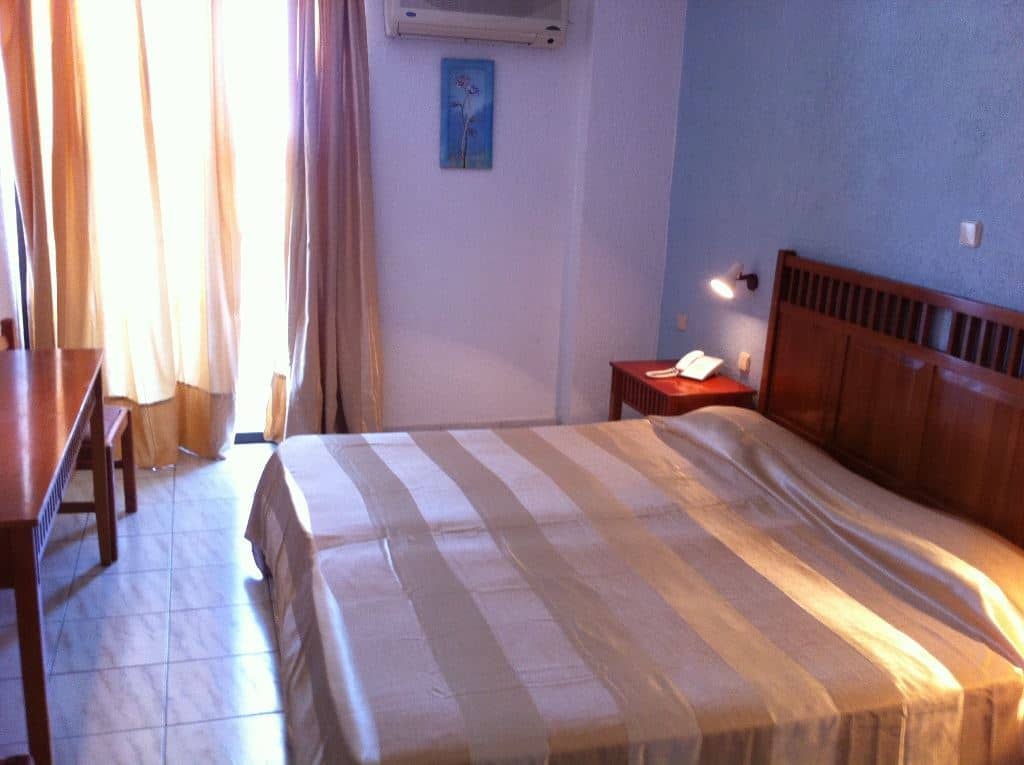 rooms-room-deluxe-double-balcony-or-terrace