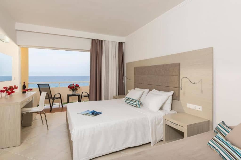 rooms-single-room-land-view-with-balcony