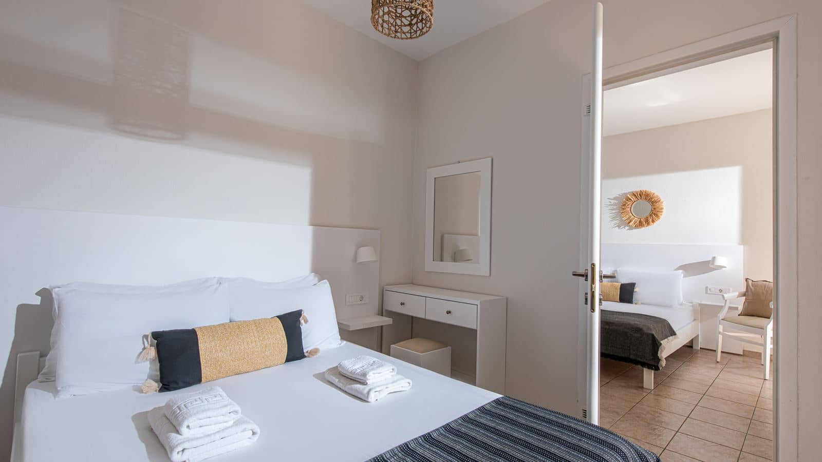 rooms-family-room
