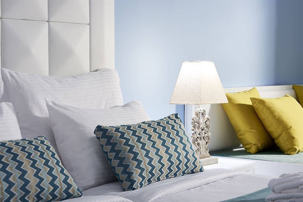 rooms-room-deluxe-side-sea-view