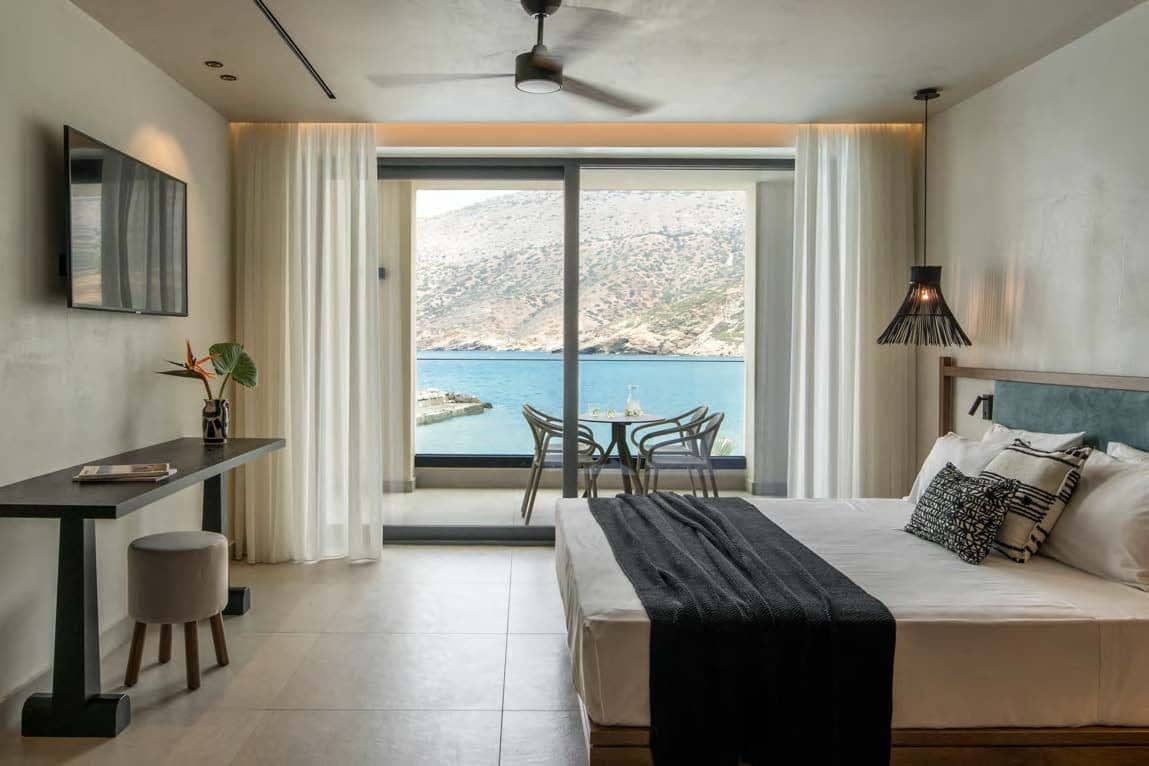 rooms-room-family-seafront-balcony-or-terrace