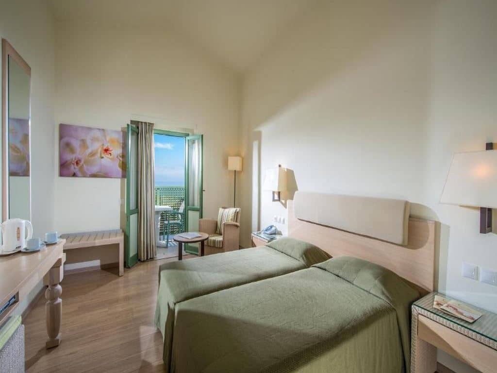 rooms-room-singleuse-balcony-or-terrace