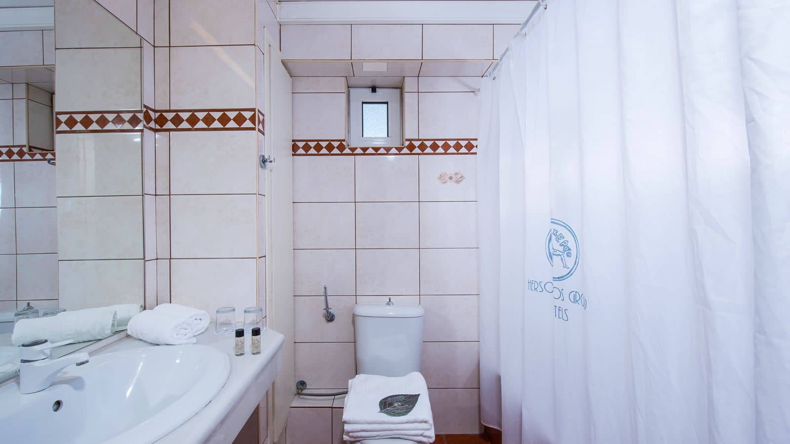 rooms-superior-room