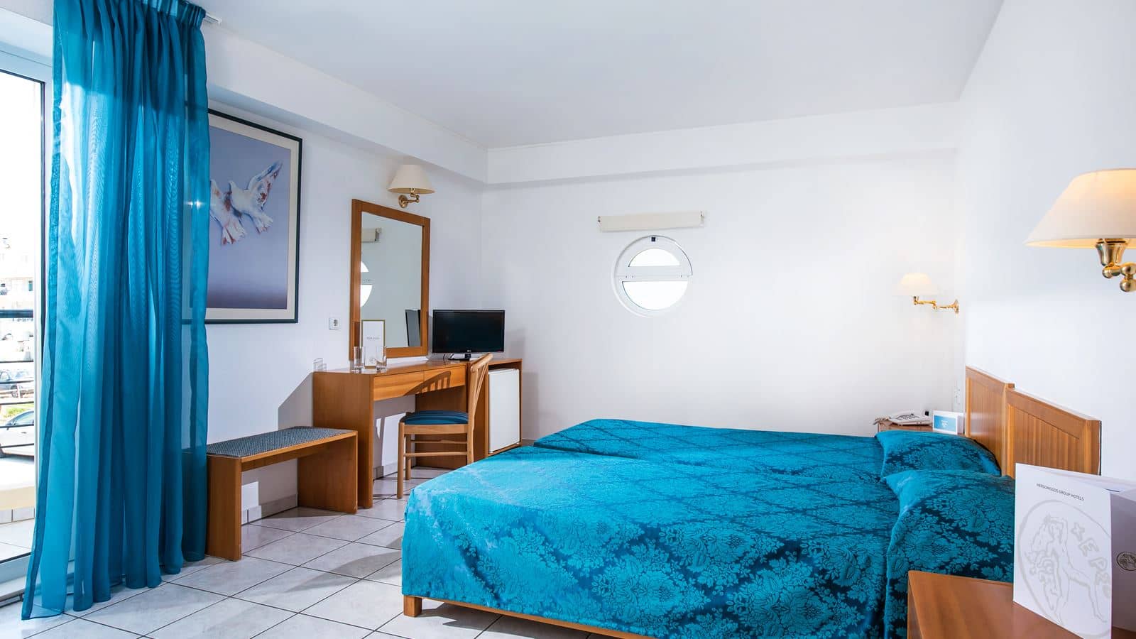 rooms-superior-room