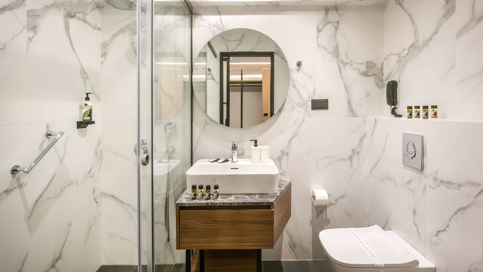 rooms-suite-1-bedroom-gardenview