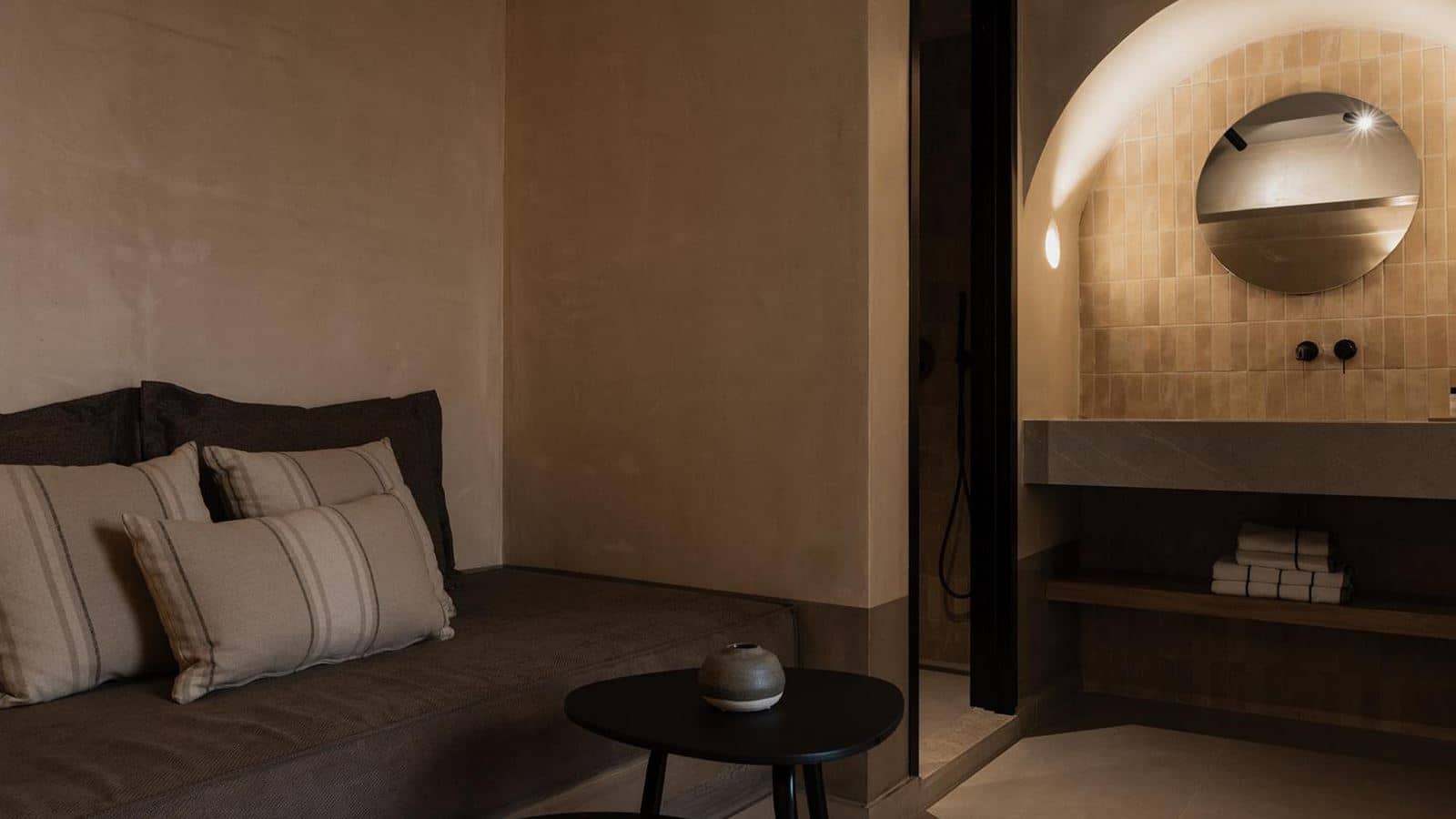 rooms-lithos-junior-suite-landview-balcony-or-terrace-annex