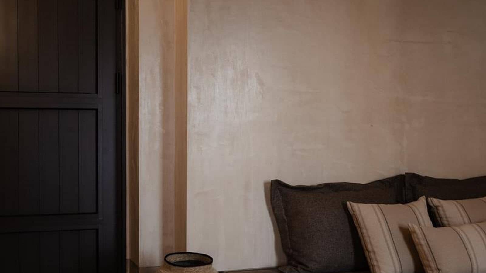 rooms-lithos-junior-suite-landview-balcony-or-terrace-annex