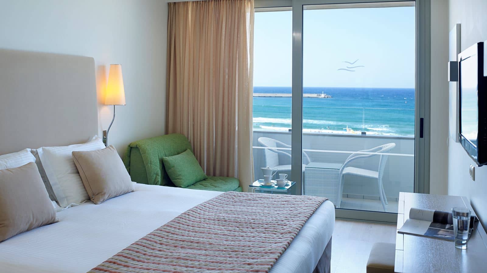 rooms-superior-junior-suite-sea-view