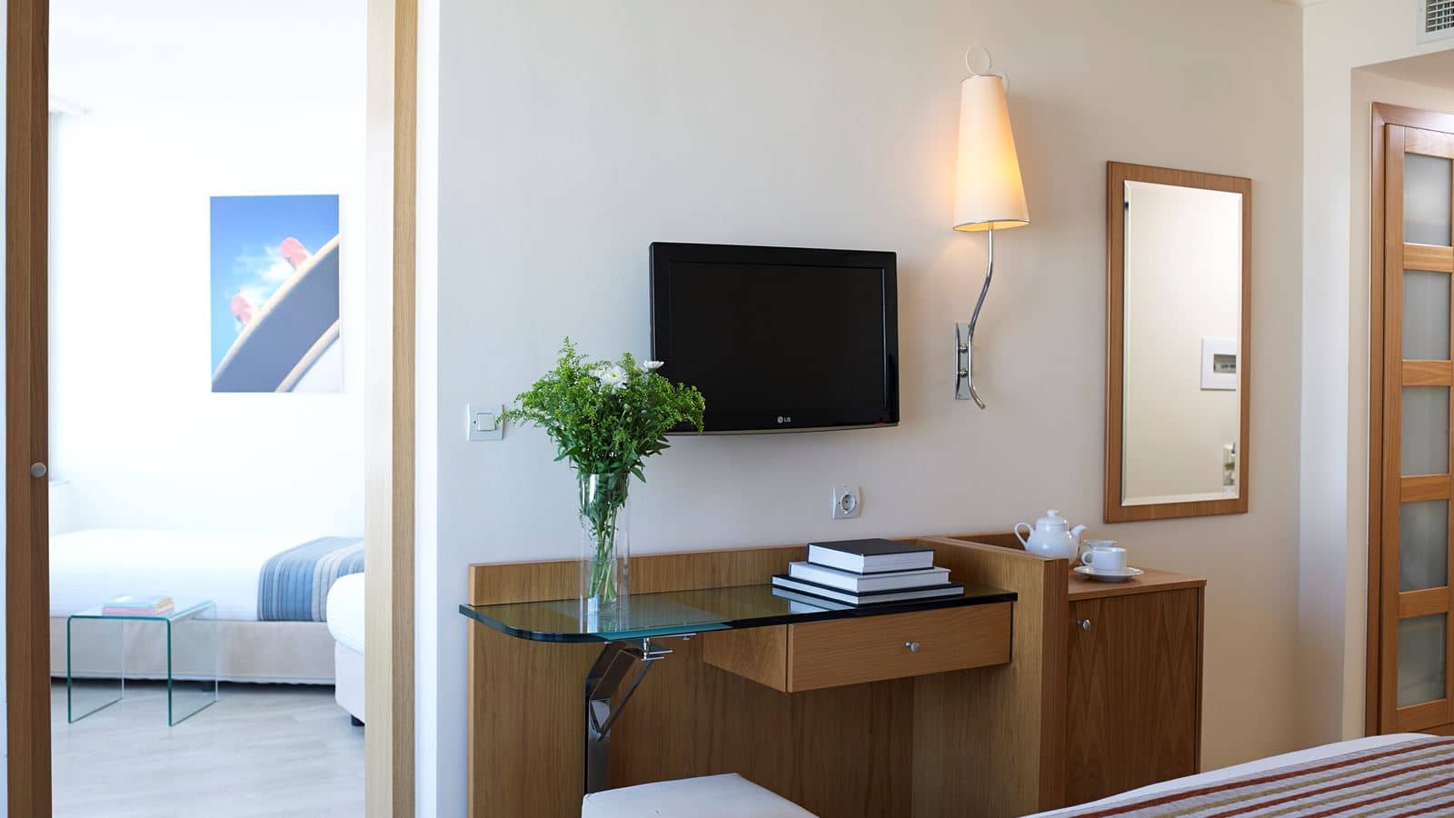 rooms-family--suite-2-separate-rooms