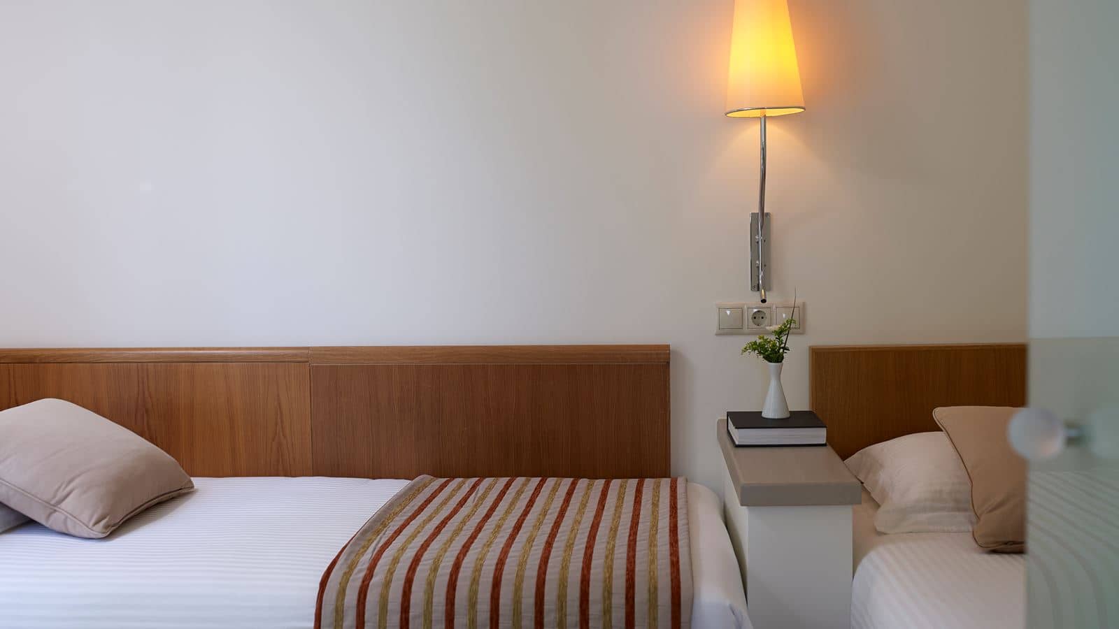 rooms-family--suite-2-separate-rooms