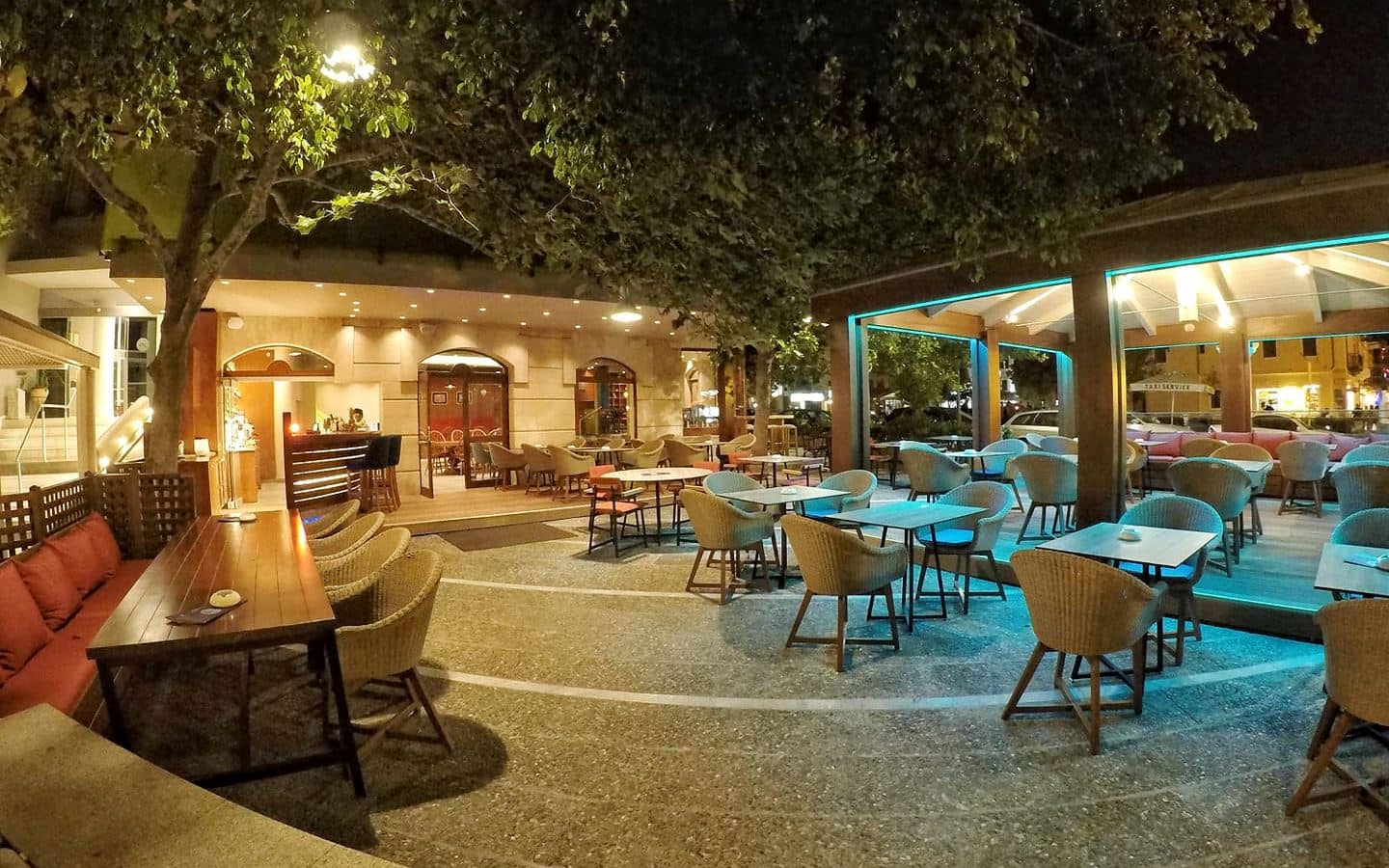 restaurants-navy-blend