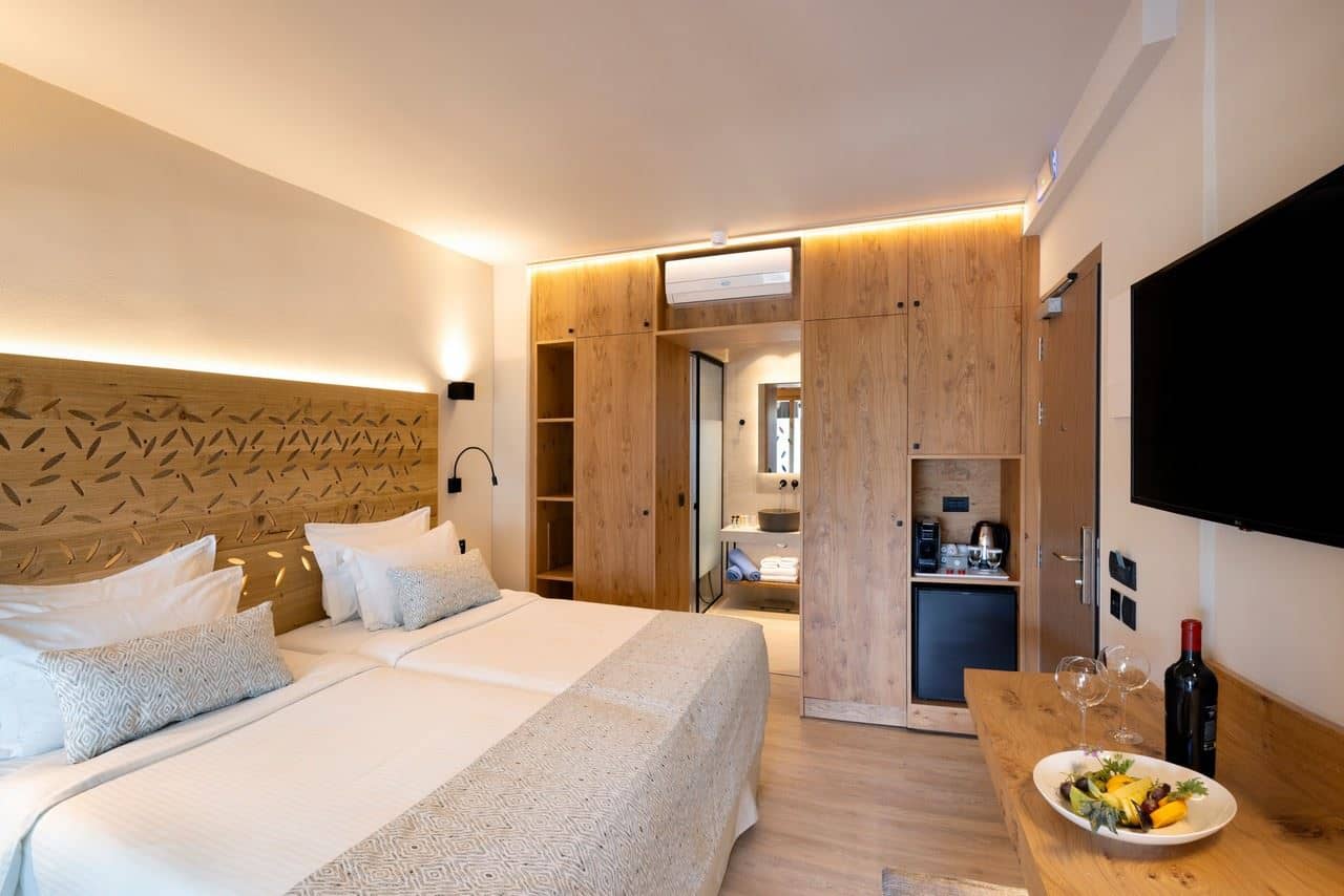 rooms-superior-pool-view