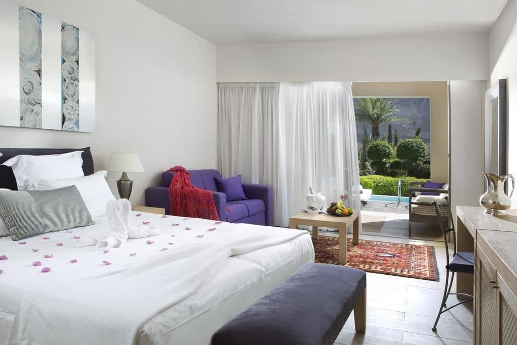 rooms-princess-pool-suite-sea-front-with-terrace-private-pool