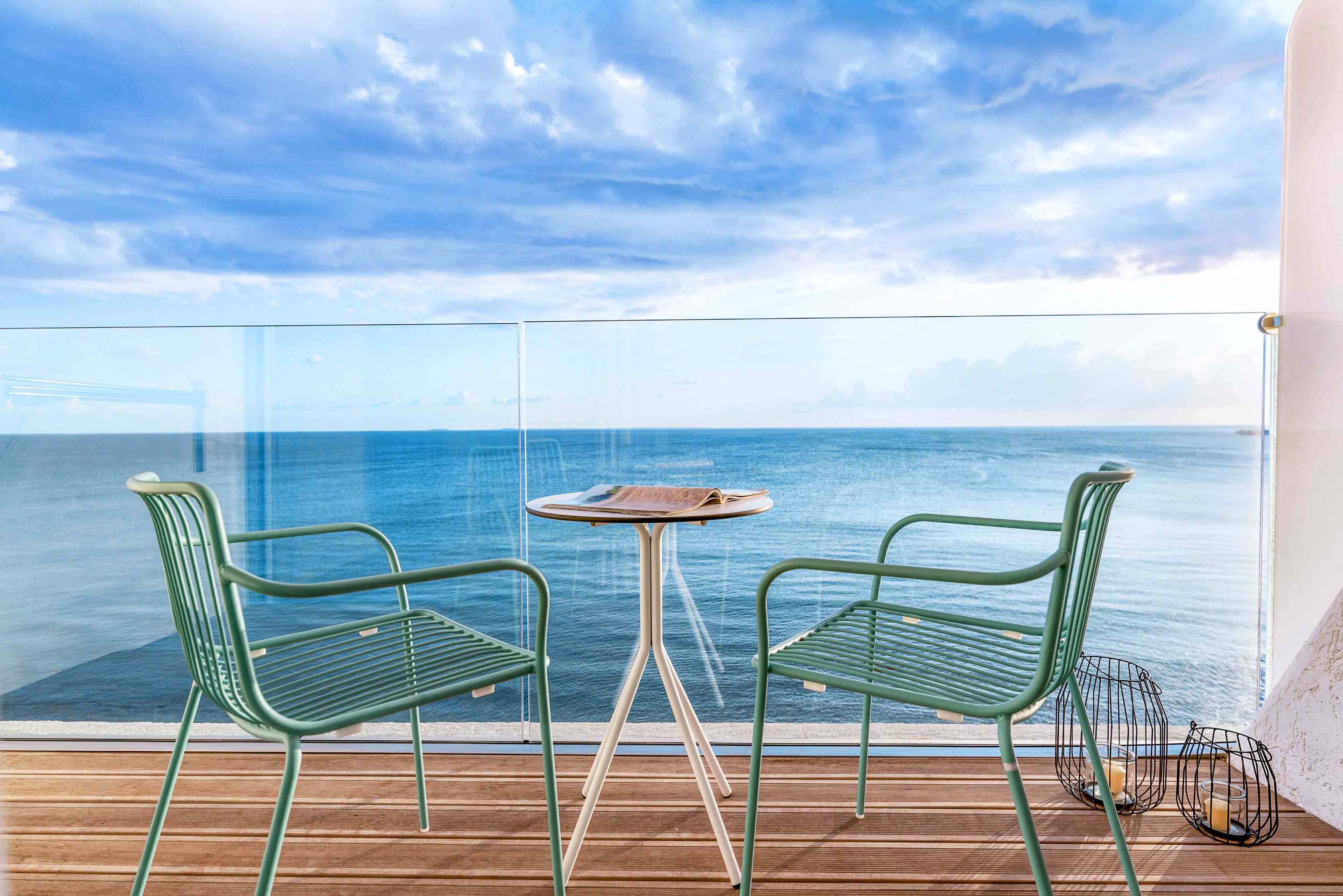 rooms-panoramic-comfort-suite-sea-view