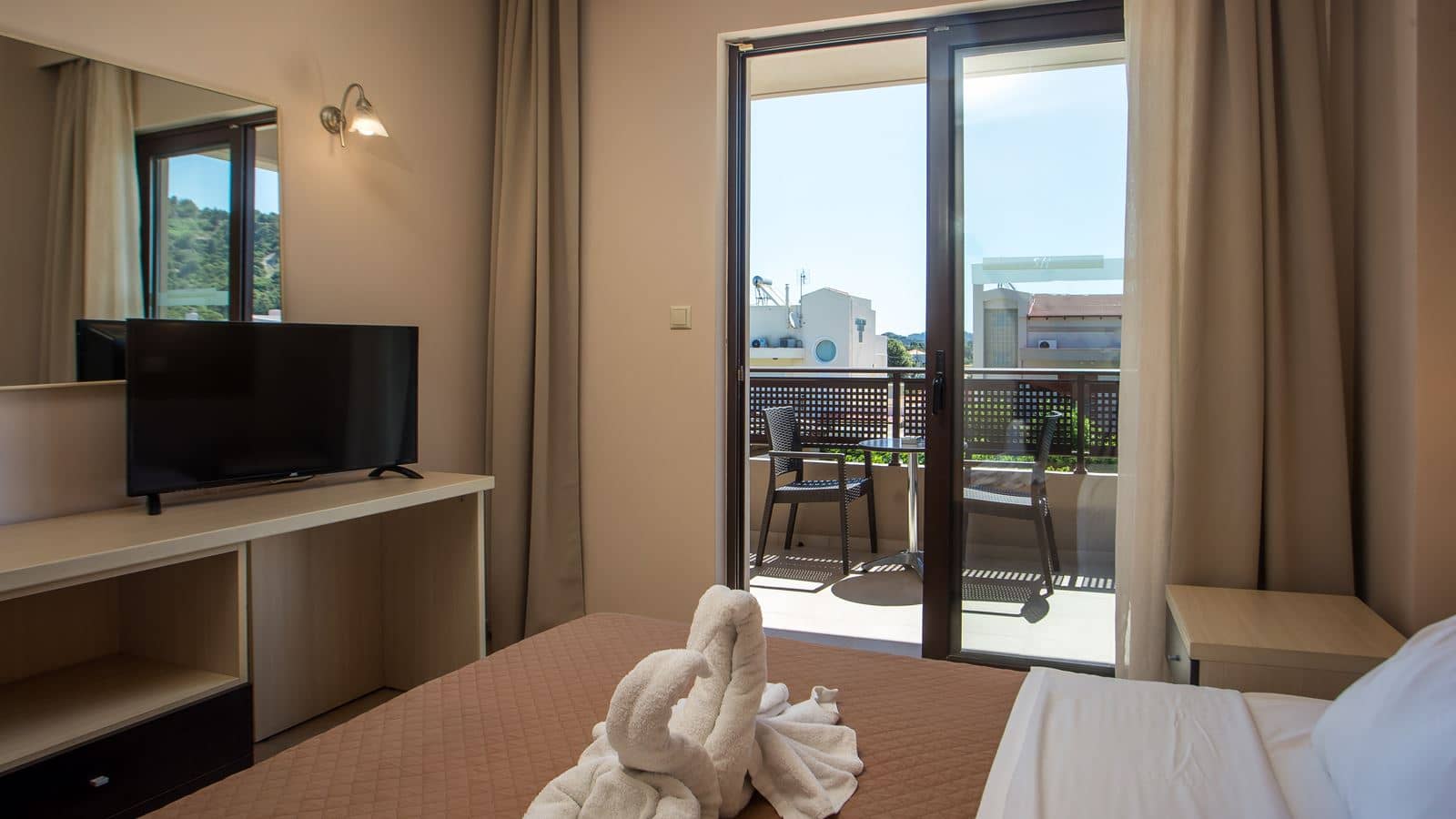 rooms-superior-room