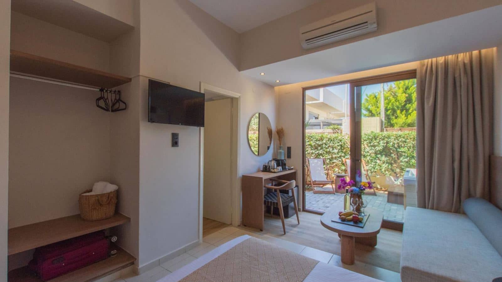 rooms-room-triple-open-air-jacuzzi
