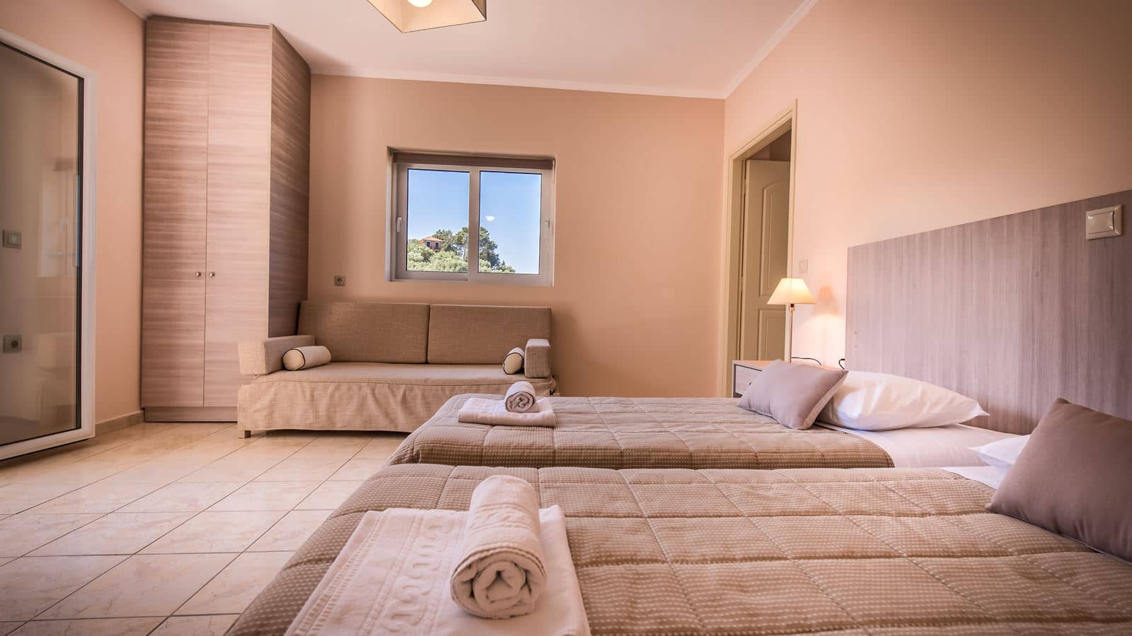 rooms-family-room