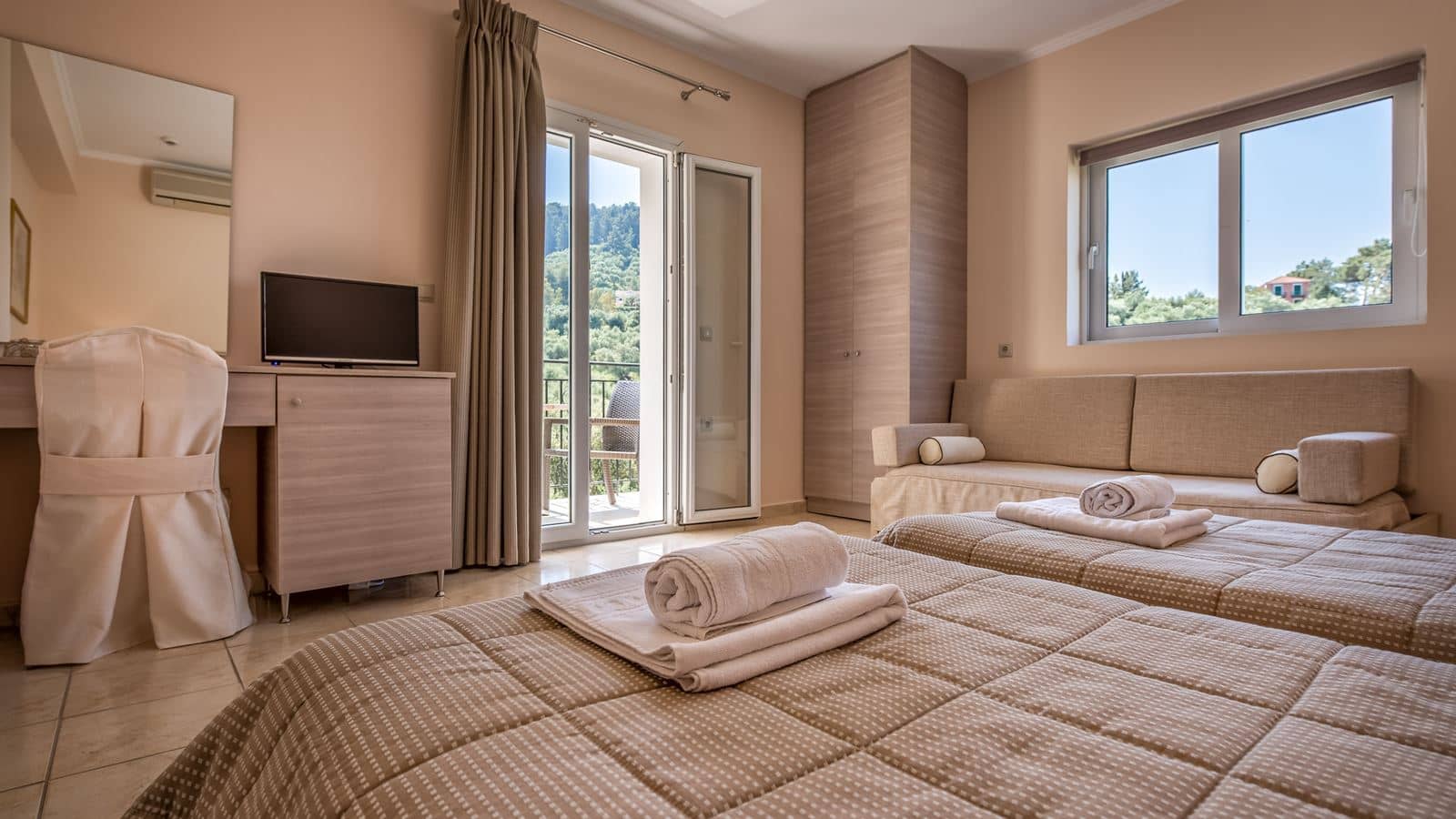 rooms-family-room