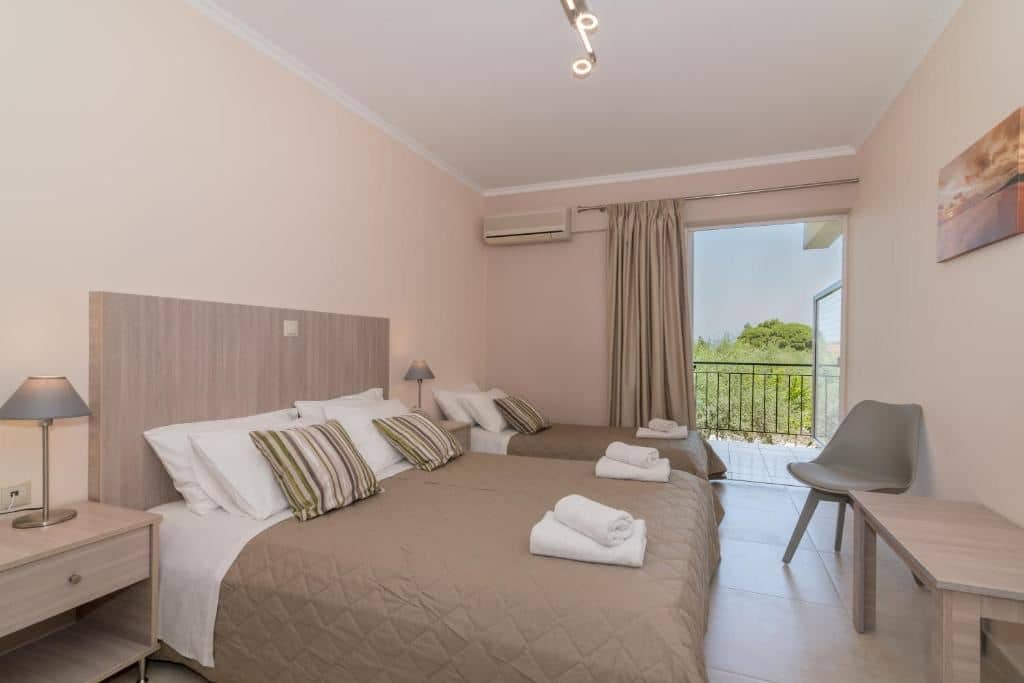 rooms-triple-room