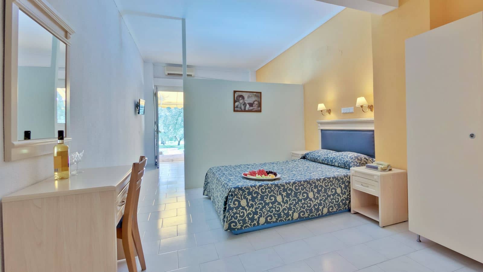 rooms-quadraple-family-room-ground-floor