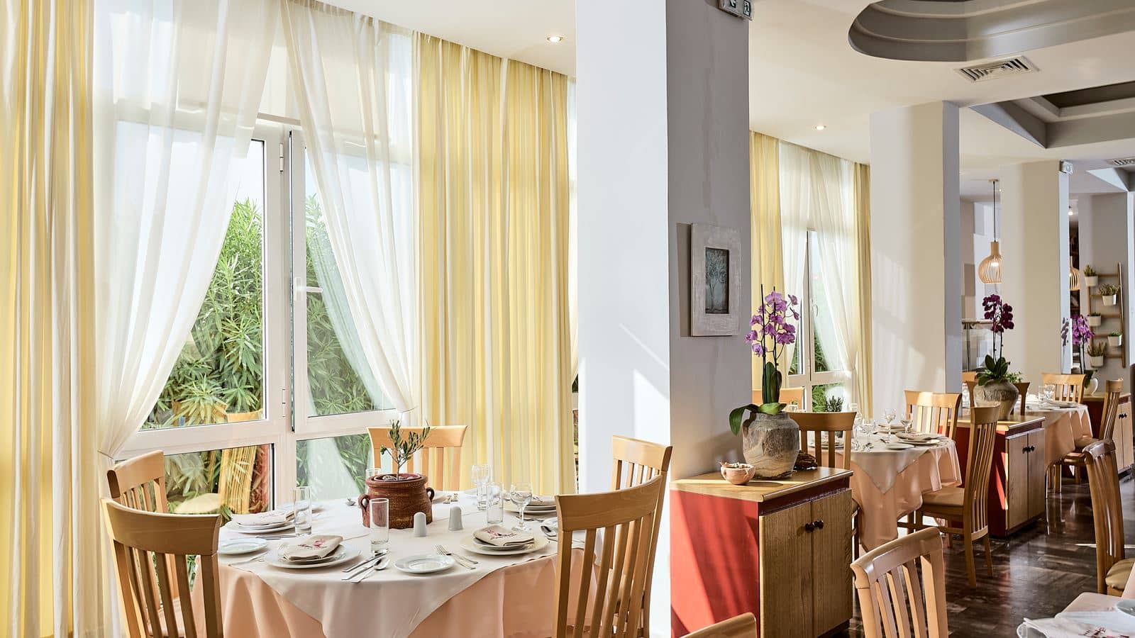 restaurants-main-restaurant
