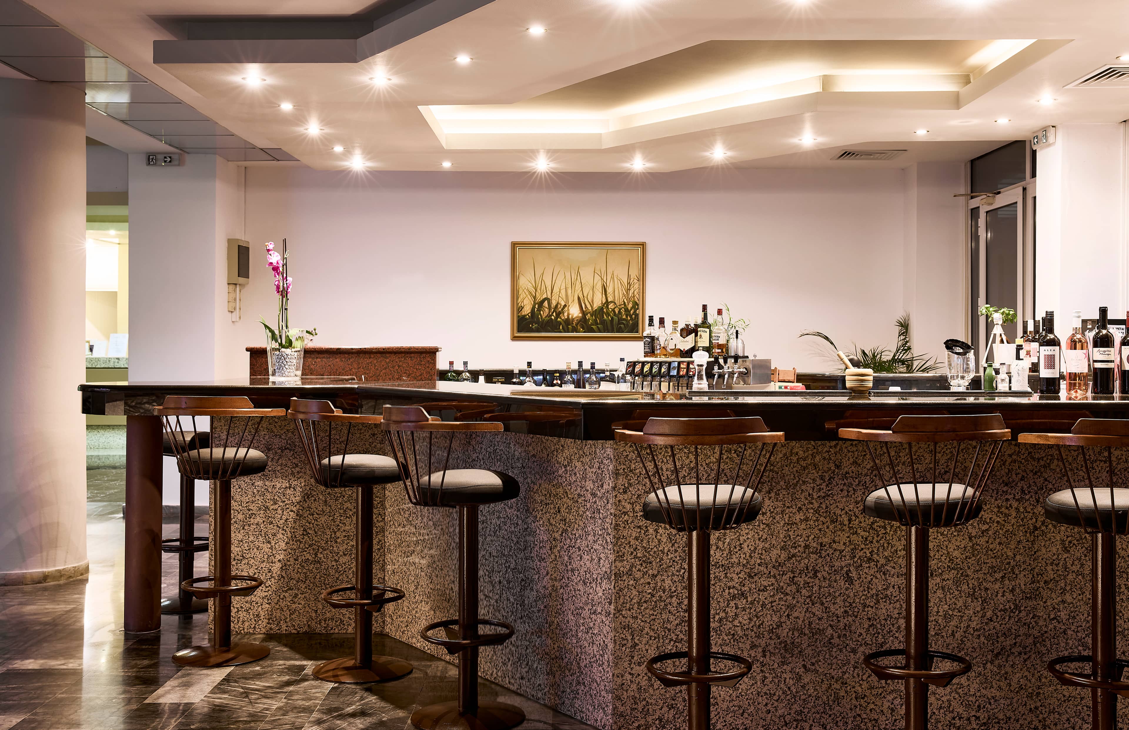 bars-main-bar