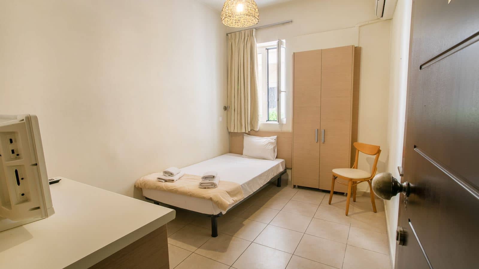 rooms-single-room