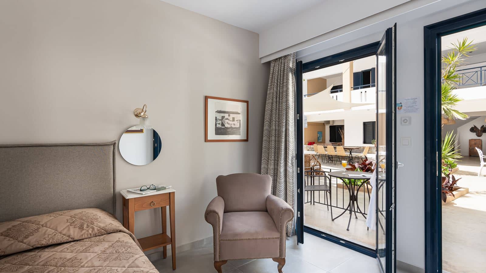 rooms-superior-double-room-balcony-or-terrace
