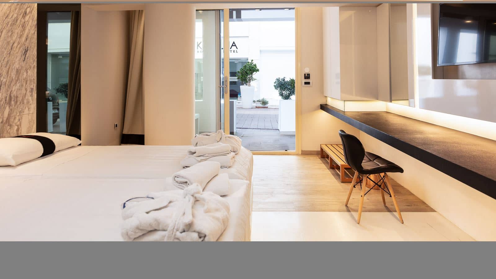 rooms-junior-suite-split--level-terrace