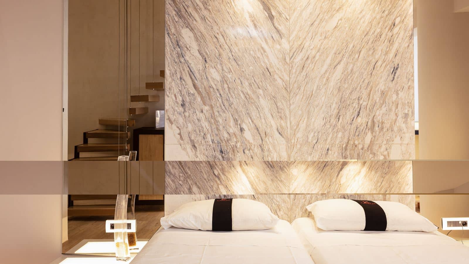 rooms-junior-suite-split--level-terrace