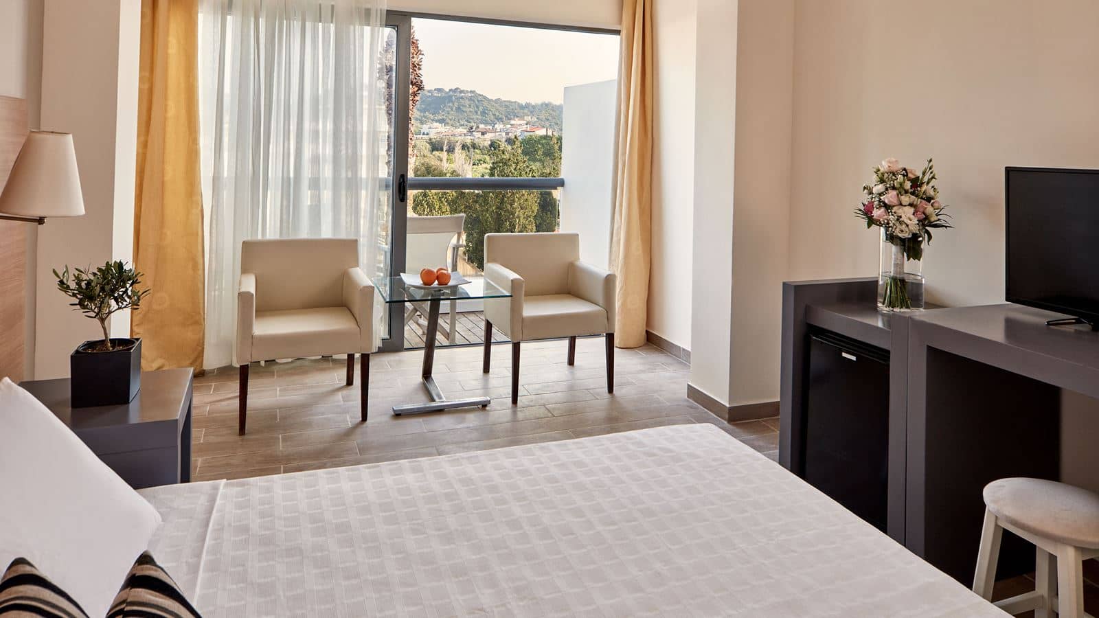 rooms-double-gardenview-balcony