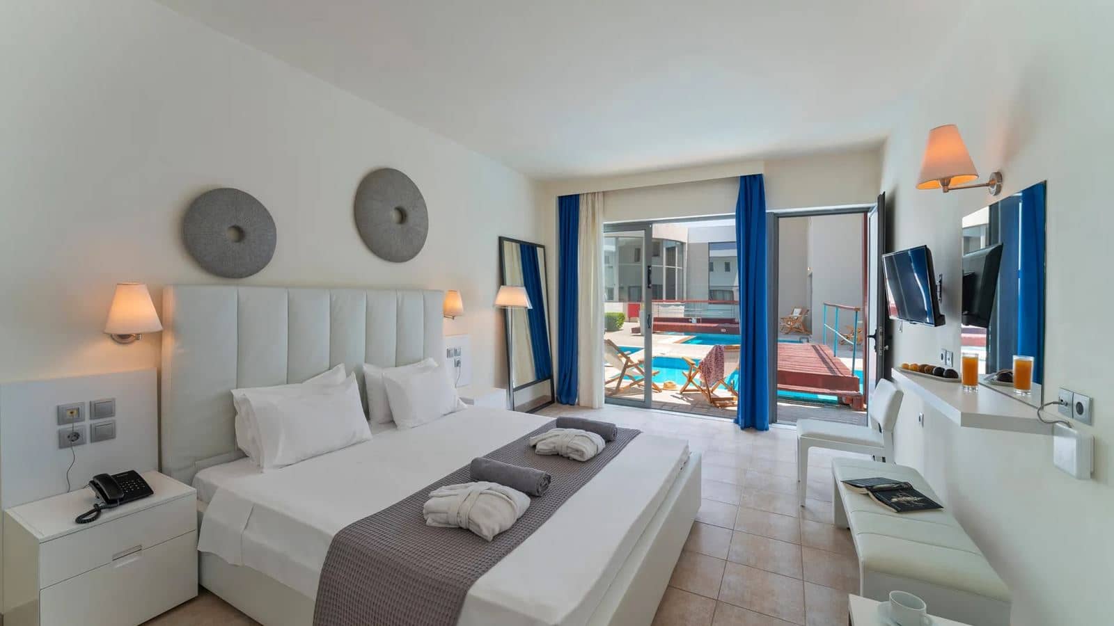 rooms-superior-double-swimup-balcony