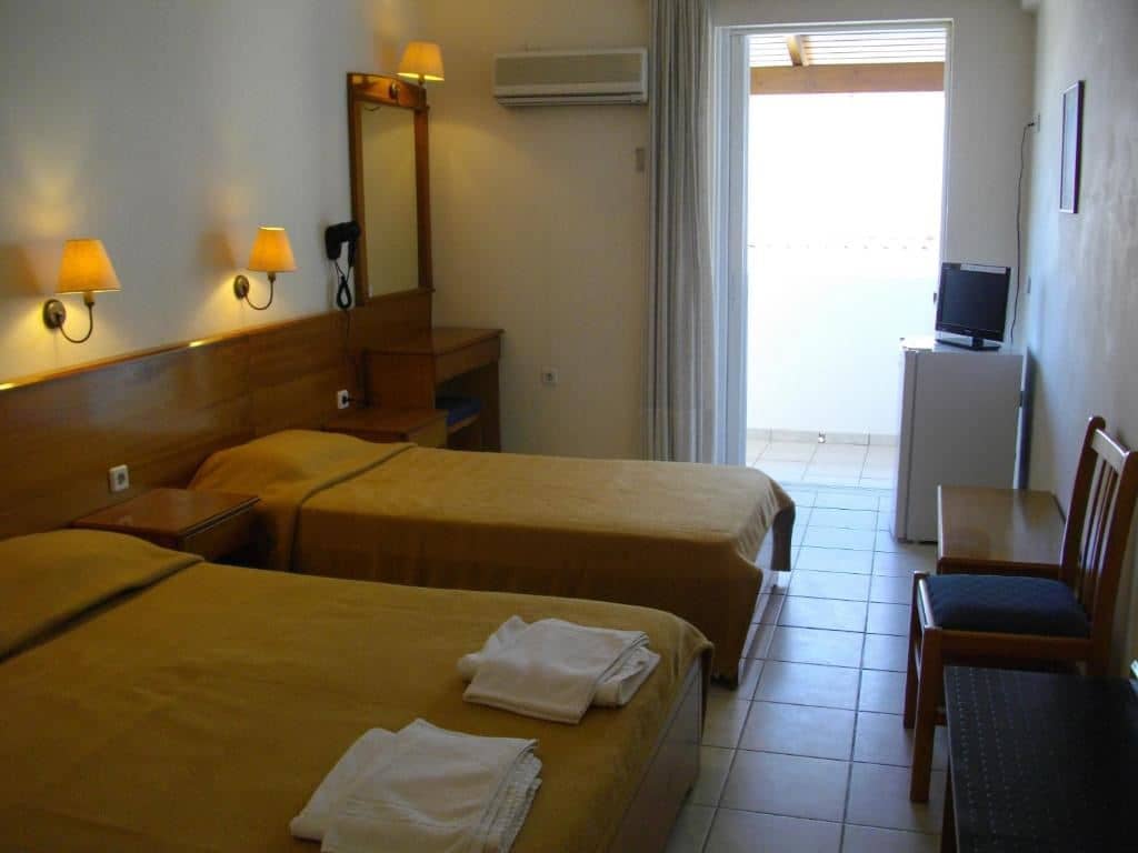 rooms-room-triple-side-sea-view